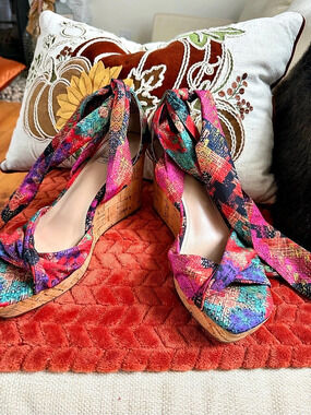 Impo Platform Wedge Sandals Multicolor Printed Wedge Sandals size 8.5